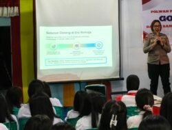 Sambut Hari Jadi ke-78, Polwan Polres Toraja Utara Edukasi Siswa SMA Pelita Rantepao tentang Media Sosial hingga Anti-Bullying