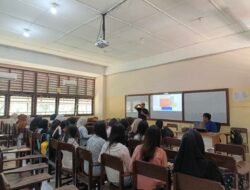 MAHASISWA BERTANYA