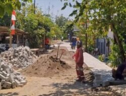 DPU Makassar Pasang Paving di Jalan BTP Blok AF 
