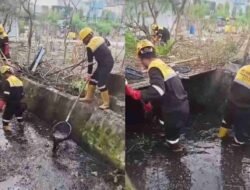 DPU Makassar Bersihkan Drainase di Perumahan Lili