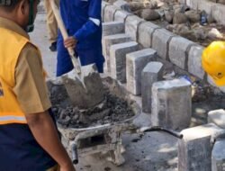Usai Bongkar Bangunan Liar, Dinas PU Makassar Perbaiki Trotoar