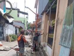 Satgas Drainase DPU Makassar Normalisasi Saluran di Jl. Tinumbu