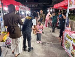 Patroli Humanis Polres Toraja Utara Kembali Bagikan Makanan Ringan di Alun-Alun Rantepao
