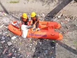 DPU Makassar Keruk Sedimen di Kanal Sinrijala