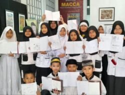 Murid-Murid SDN Borong Makassar Serbu “Pasar” Ishakim 