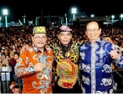 Gubernur Zainal Resmi Tutup Irau Ke-12 HUT Ke-27 Malinau, Ribuan Warga Penuhi Padan Liu’ Burung