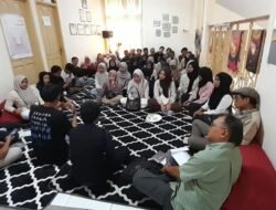 Menulis Sejarah Rakyat sebagai Sebuah Gerakan