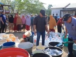 Atasi Kekeringan, Bupati Daeng Manye Salurkan 200.000 Liter Air Bersih ke Warga Bontoparang